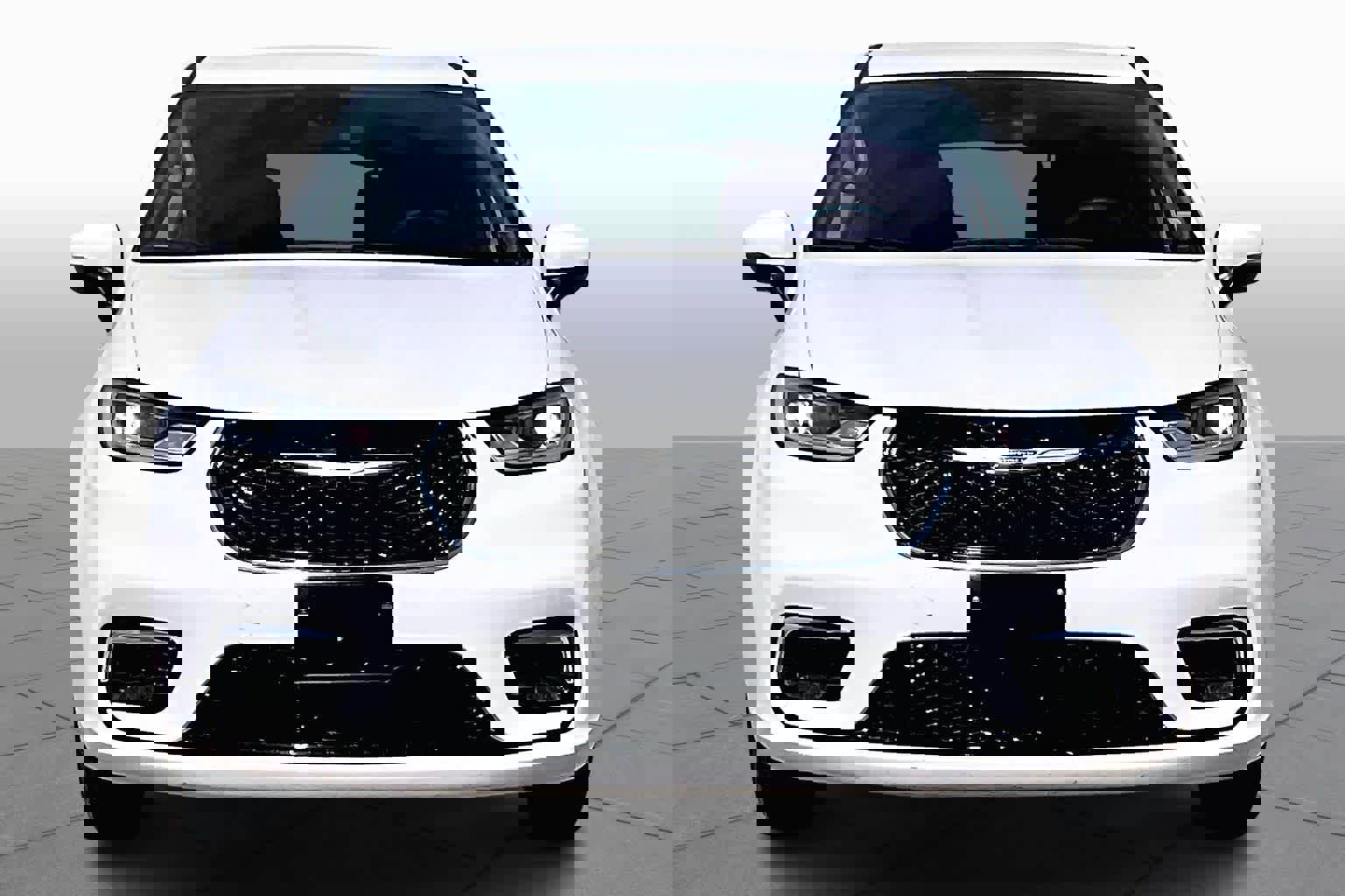 Used 2023 Chrysler Pacifica Touring-L image 4