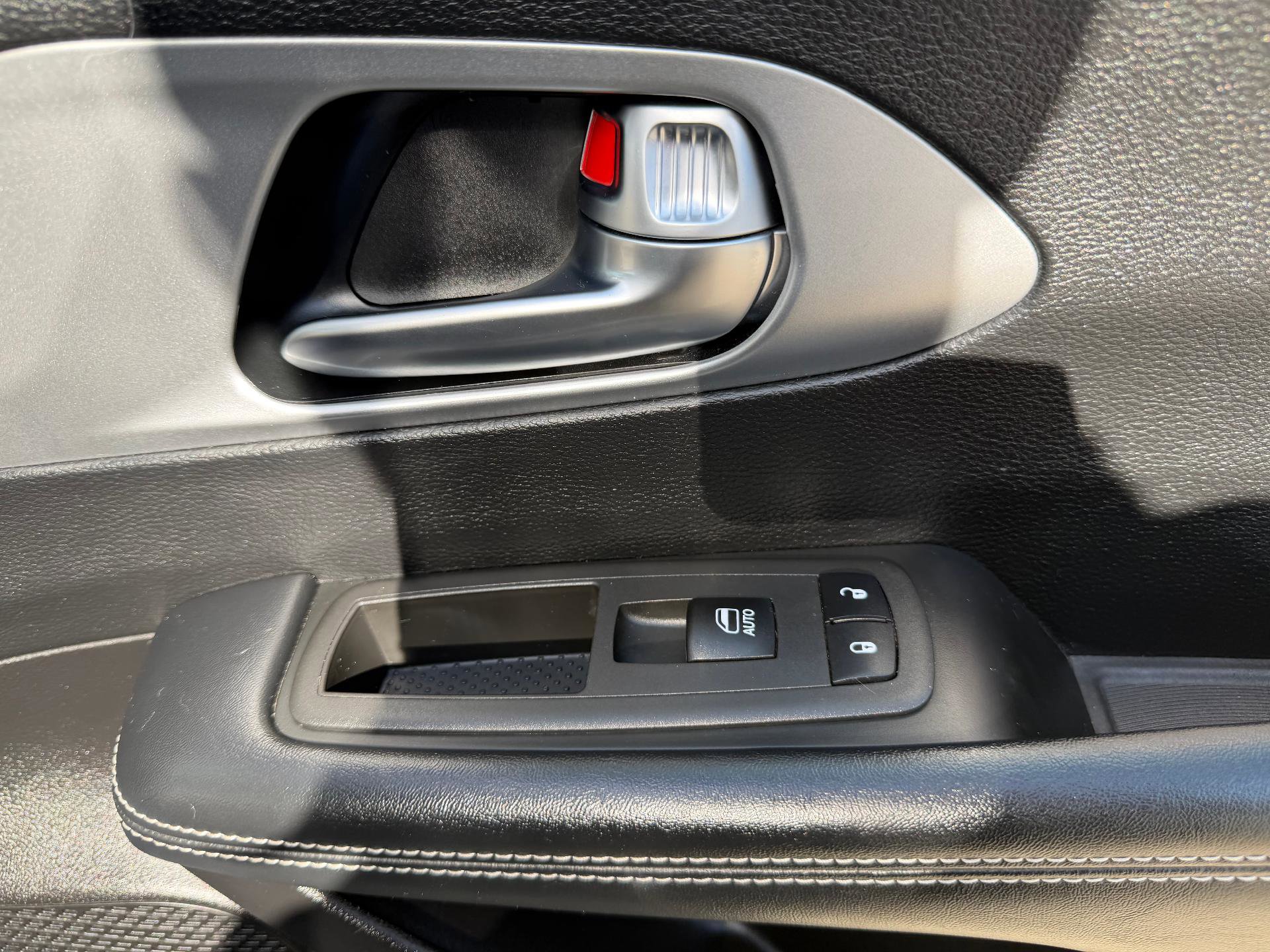 Used 2022 Chrysler Pacifica Touring-L w/ S Appearance Package image 42