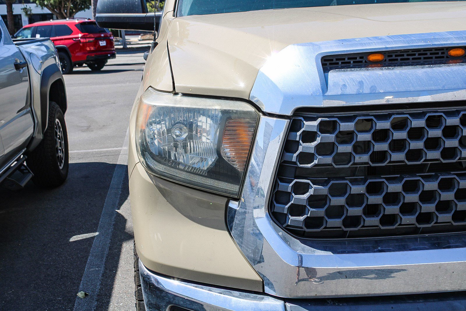 Used 2019 Toyota Tundra SR5 w/ SR5 Upgrade Package image 14