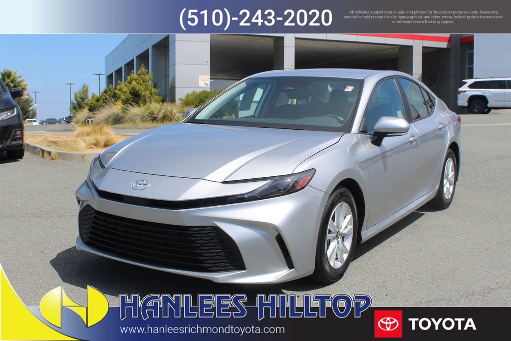 Used 2025 Toyota Camry LE FWD image 3