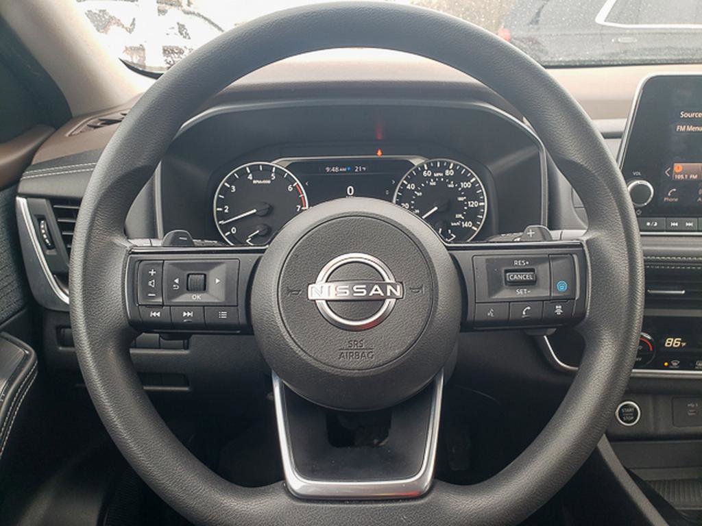 Used 2023 Nissan Rogue SV image 16