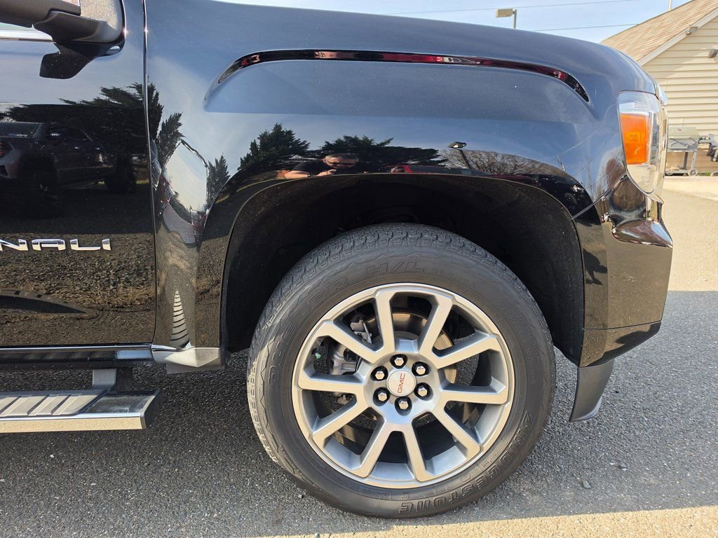 Used 2021 GMC Canyon Denali image 15