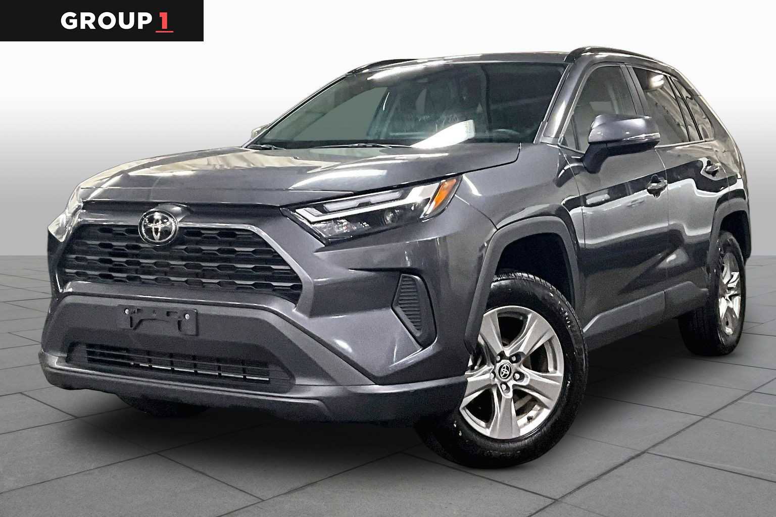 Used 2025 Toyota RAV4 XLE AWD/4WD image 1