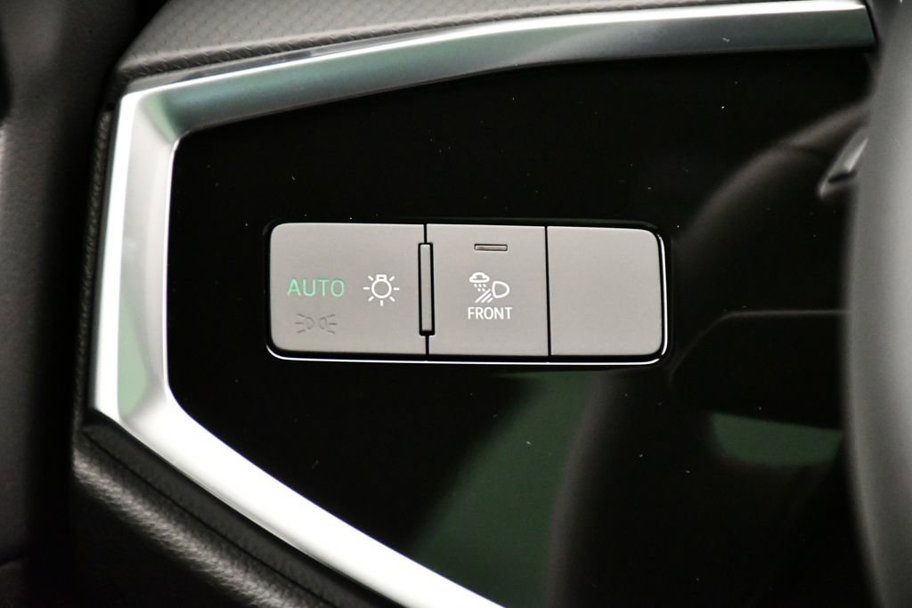 Used 2025 Audi Q3 2.0T Premium w/ Convenience Package image 21