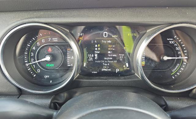 Used 2023 Jeep Wrangler Unlimited Sahara w/ Cold Weather Group AWD/4WD image 6