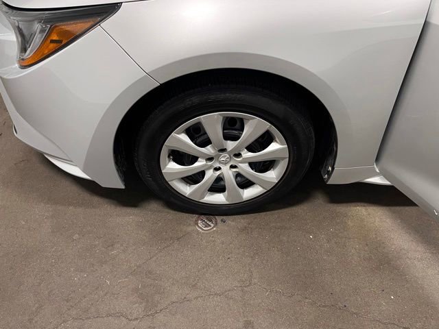 Used 2024 Toyota Corolla LE FWD image 29