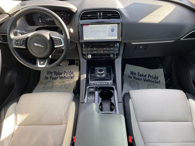 Used 2019 Jaguar F-PACE R-Sport image 20