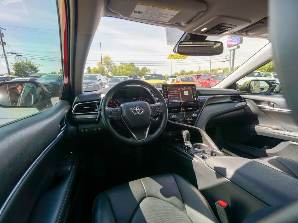 Used 2022 Toyota Camry XSE image 12