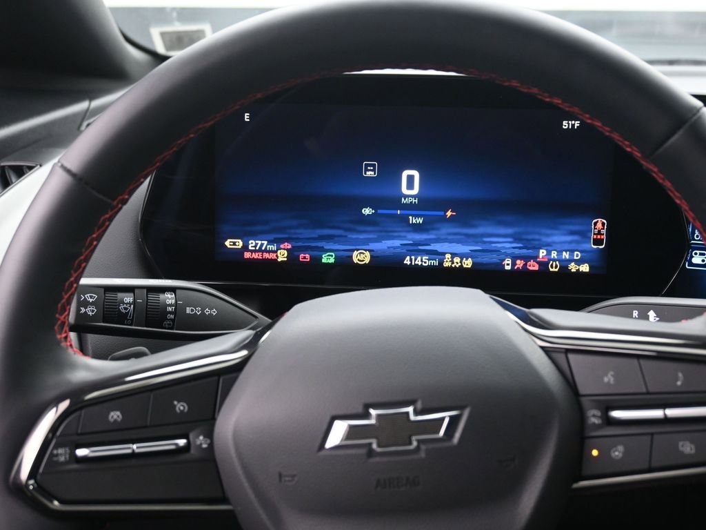 Used 2025 Chevrolet Equinox EV RS w/ Convenience Package II image 9