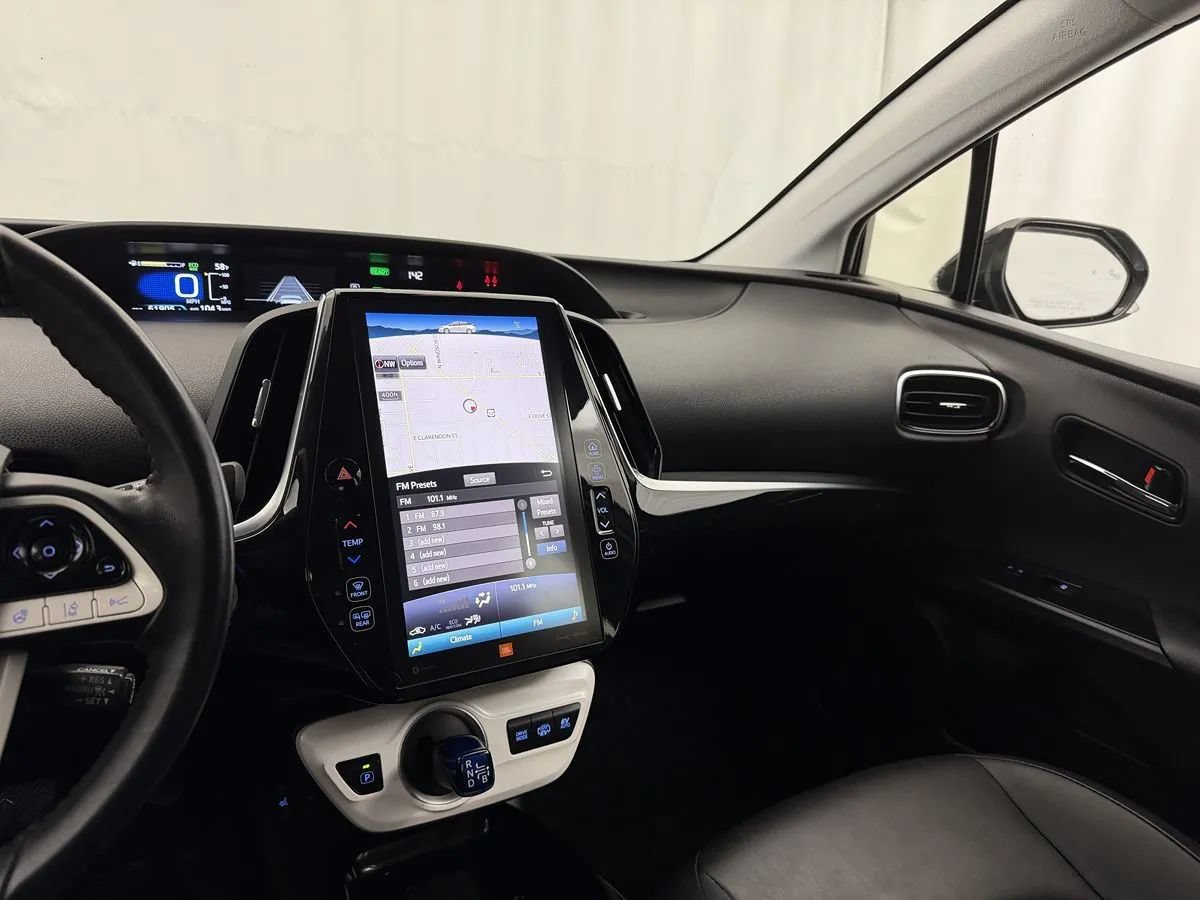 Used 2017 Toyota Prius Prime Advanced FWD image 15
