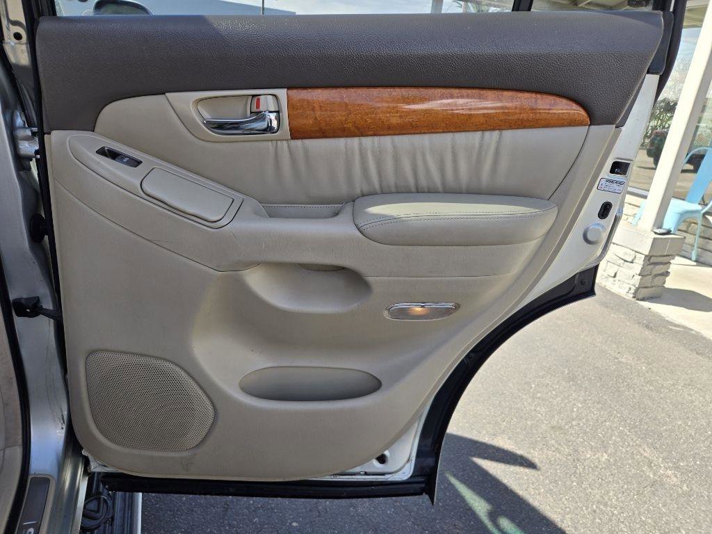 Used 2004 Lexus GX 470 image 17