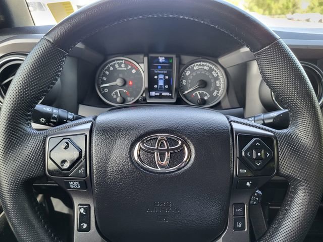 Used 2022 Toyota Tacoma TRD Off-Road AWD/4WD image 15