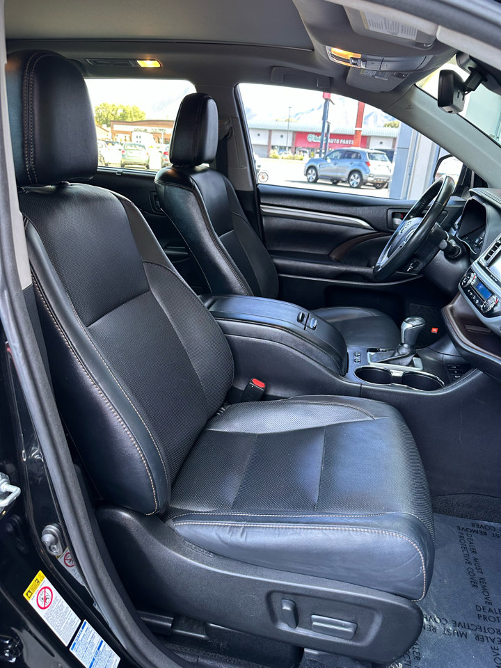 Used 2017 Toyota Highlander Limited image 21