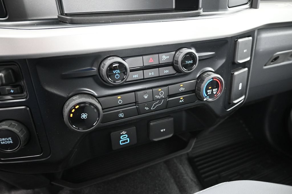 New 2026 Ford F450 XL w/ XL Chrome Package RWD image 14