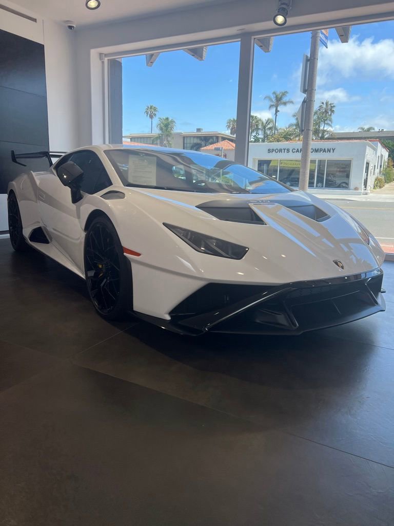 Used 2022 Lamborghini Huracan STO image 4