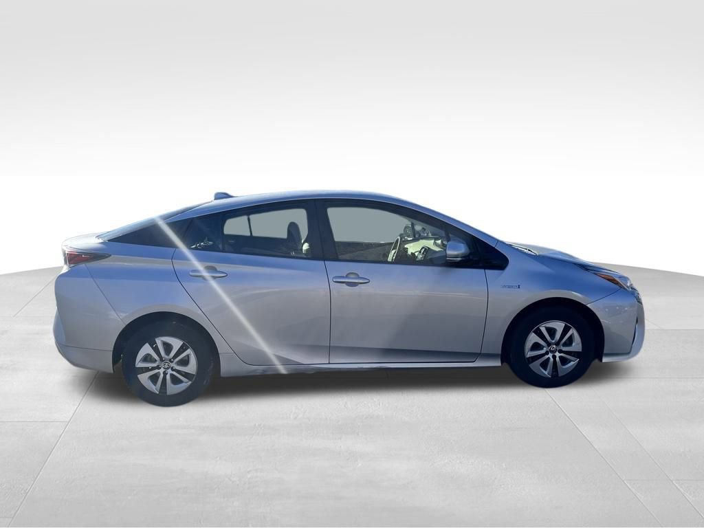 Used 2016 Toyota Prius Three image 2