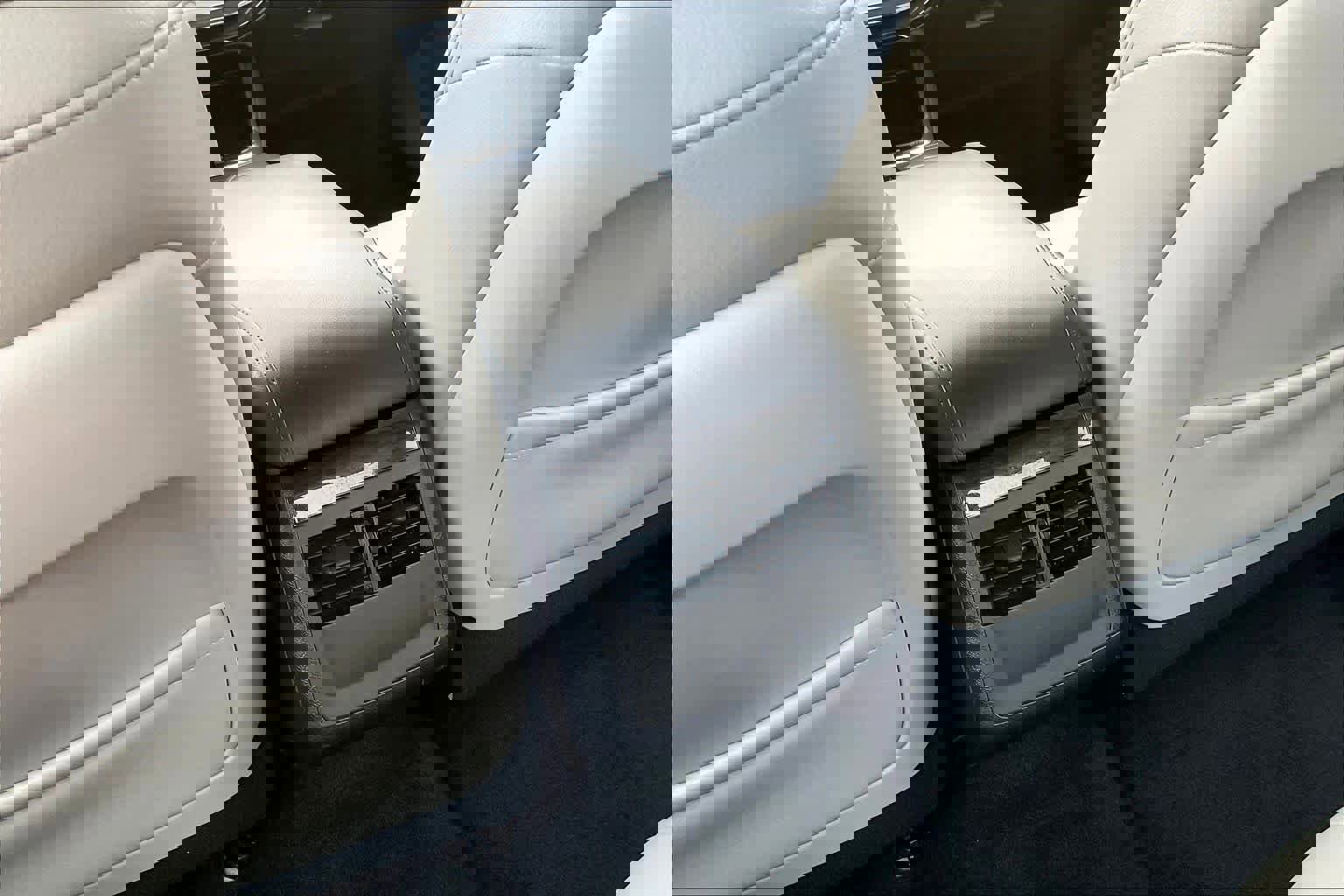 Used 2015 Toyota Avalon XLE image 35