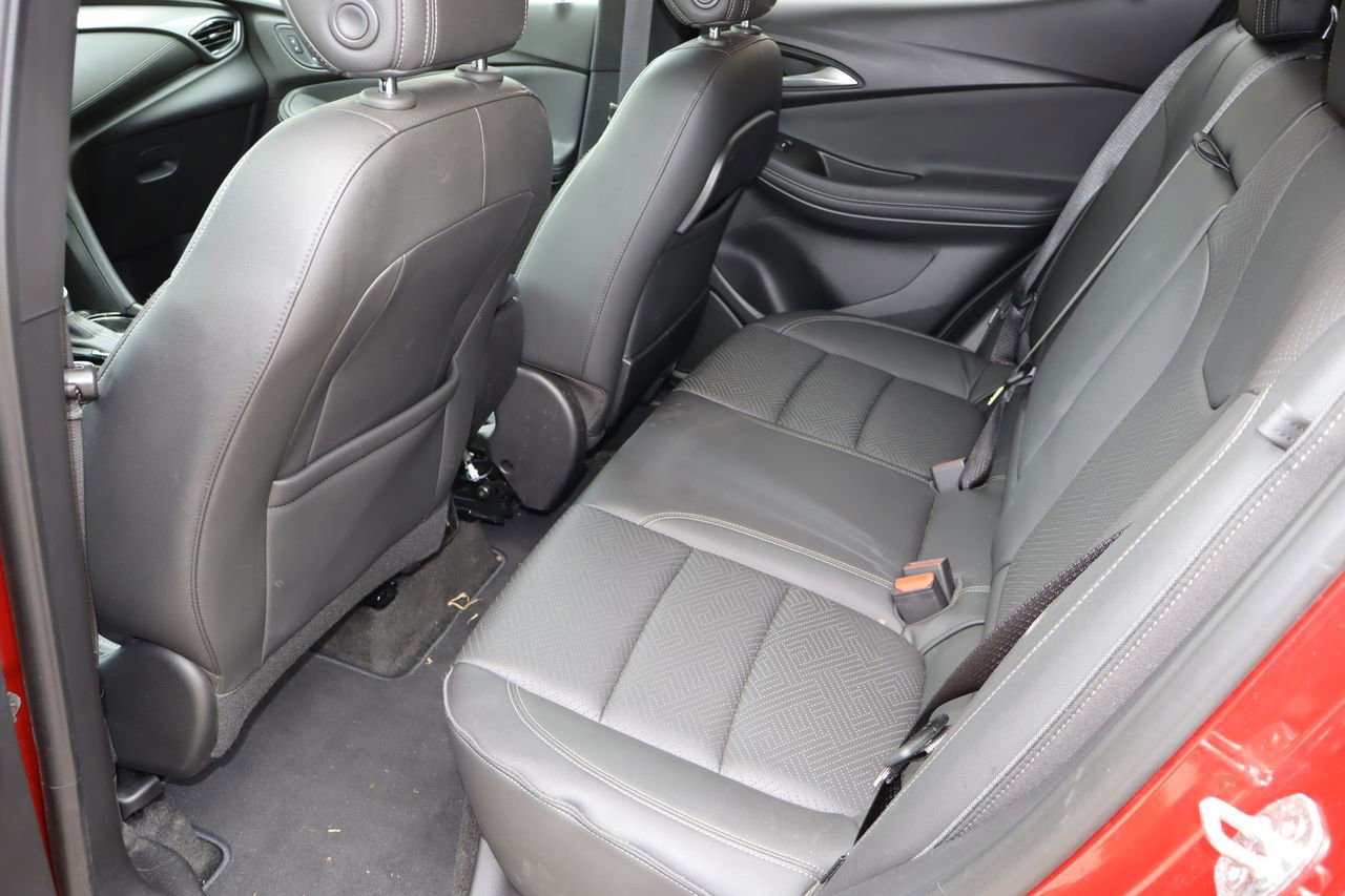 Used 2020 Buick Encore GX Essence w/ Experience Buick Package FWD image 6