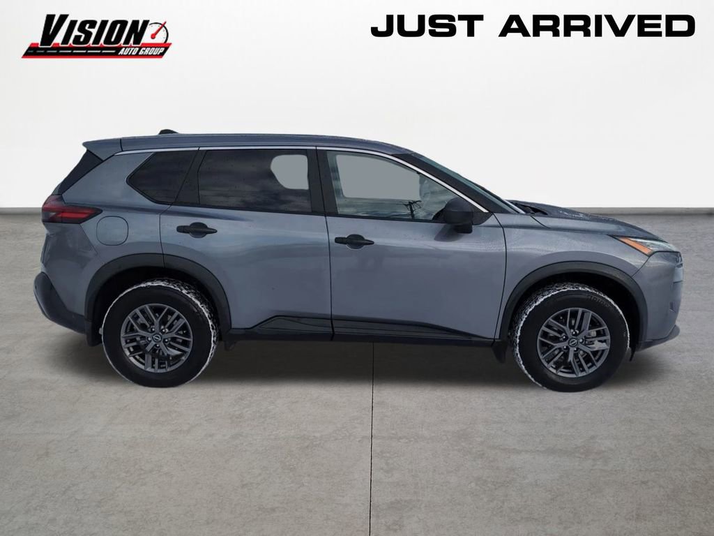 Used 2023 Nissan Rogue S image 4