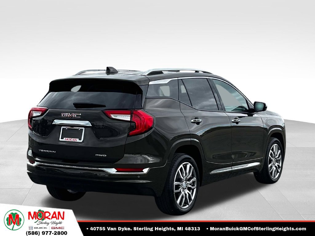 Certified 2023 GMC Terrain Denali w/ Denali Premium Package AWD/4WD image 4