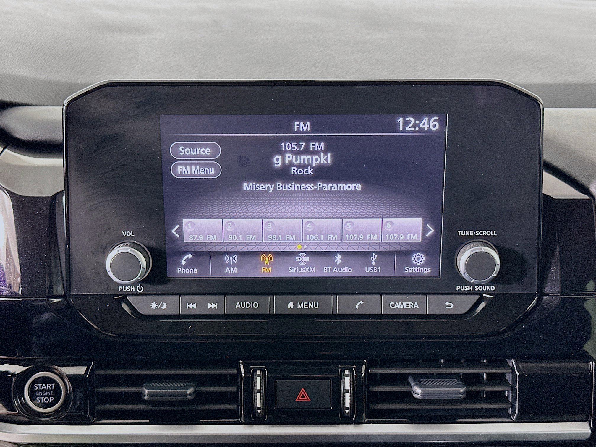 Used 2024 Nissan Pathfinder SV image 21