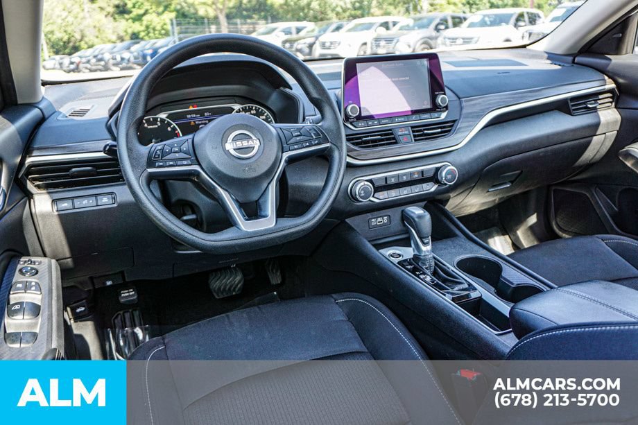 Used 2025 Nissan Altima 2.5 SV FWD image 26