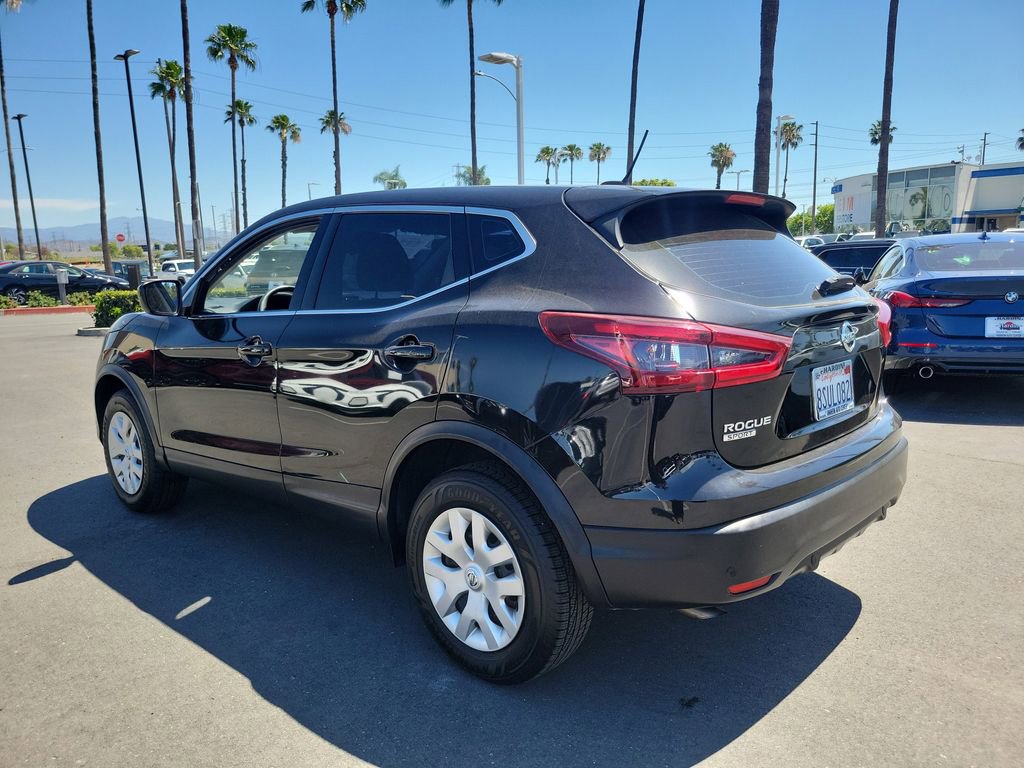 Used 2020 Nissan Rogue Sport S image 3