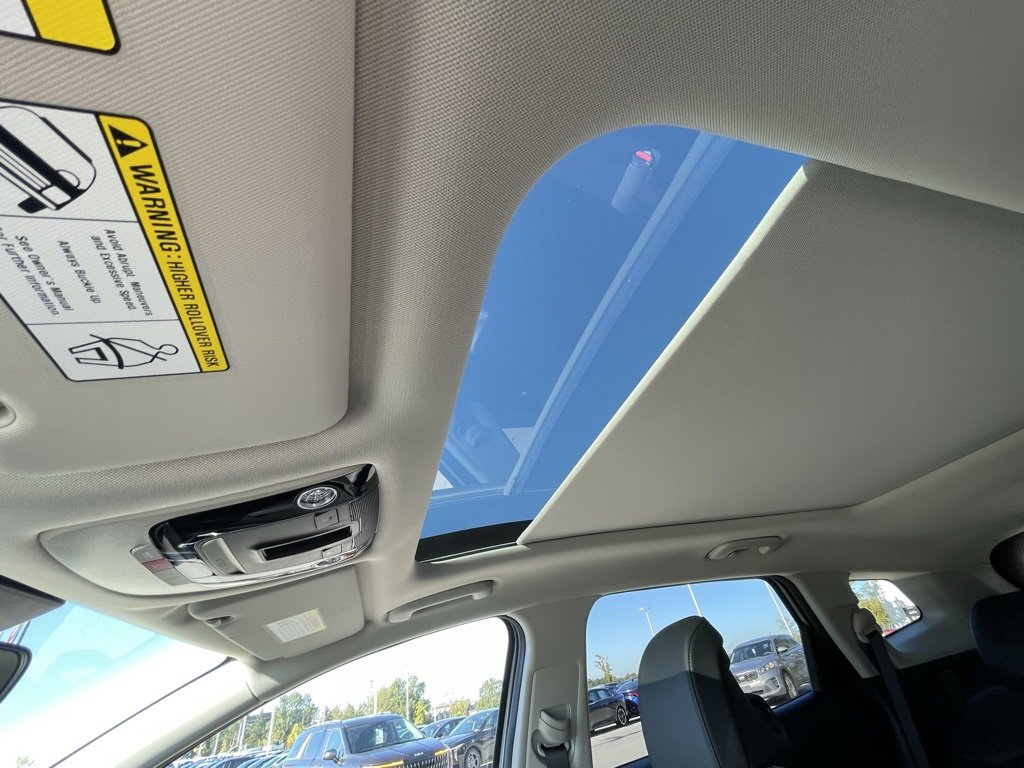 New 2026 Kia Sportage EX w/ EX Panoramic Sunroof Package image 22