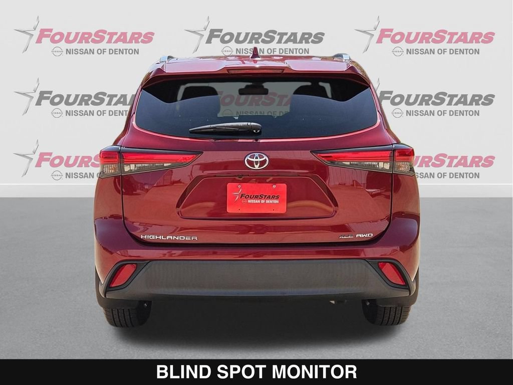Used 2021 Toyota Highlander XLE AWD/4WD image 5