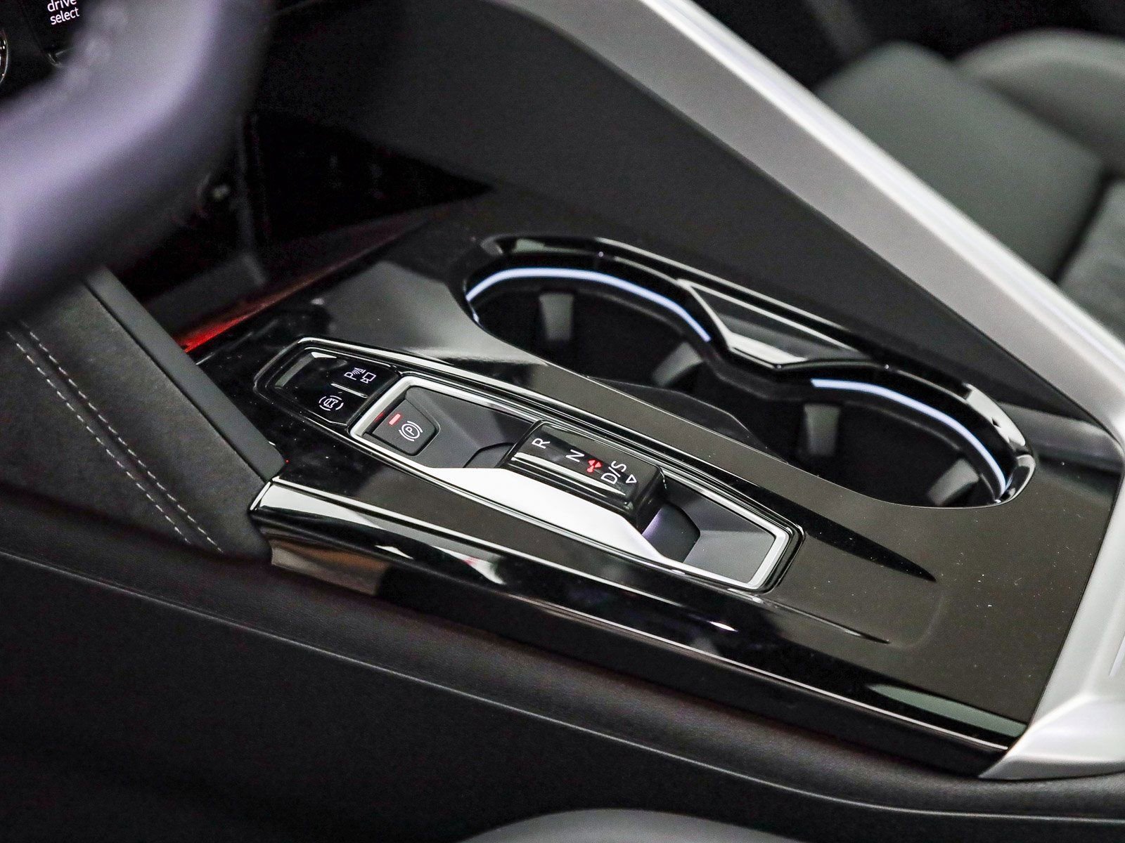 New 2025 Audi SQ5 Premium Plus AWD/4WD image 25