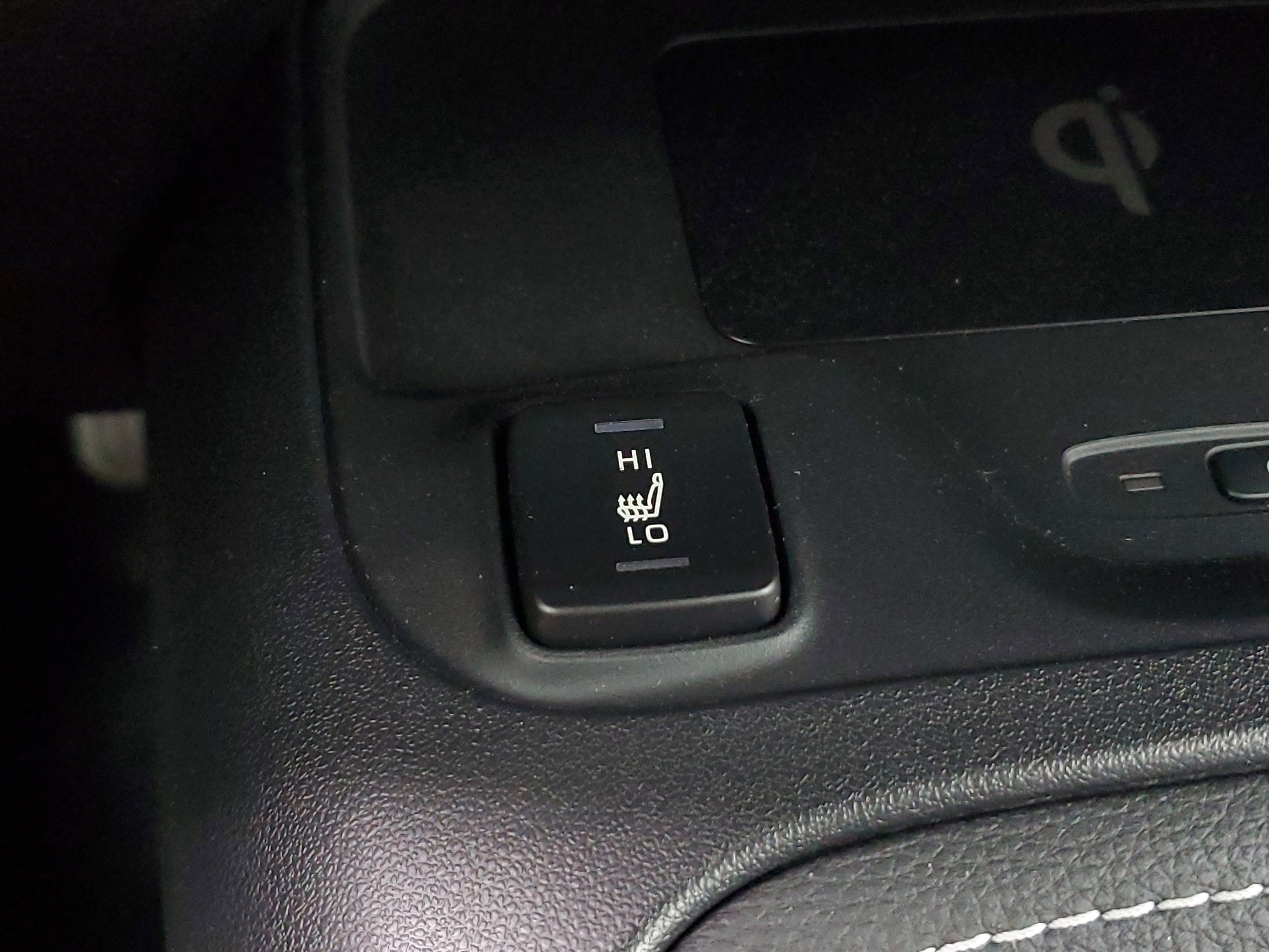 Used 2025 Toyota Corolla XSE image 27