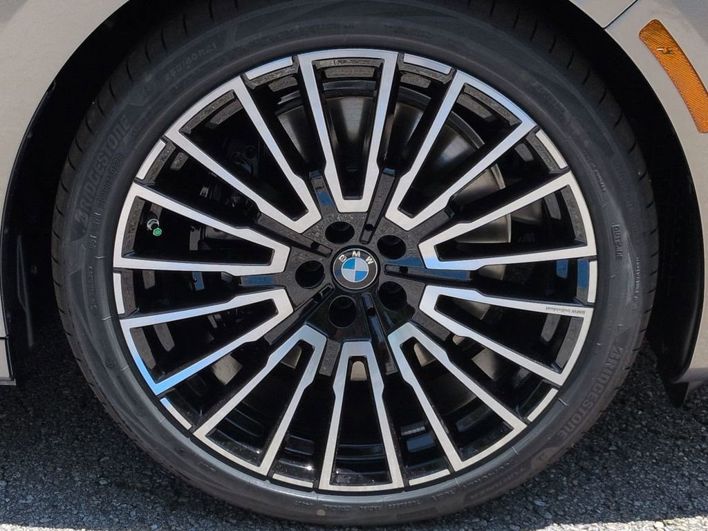 New 2026 BMW 760i xDrive w/ Executive Package AWD/4WD image 11