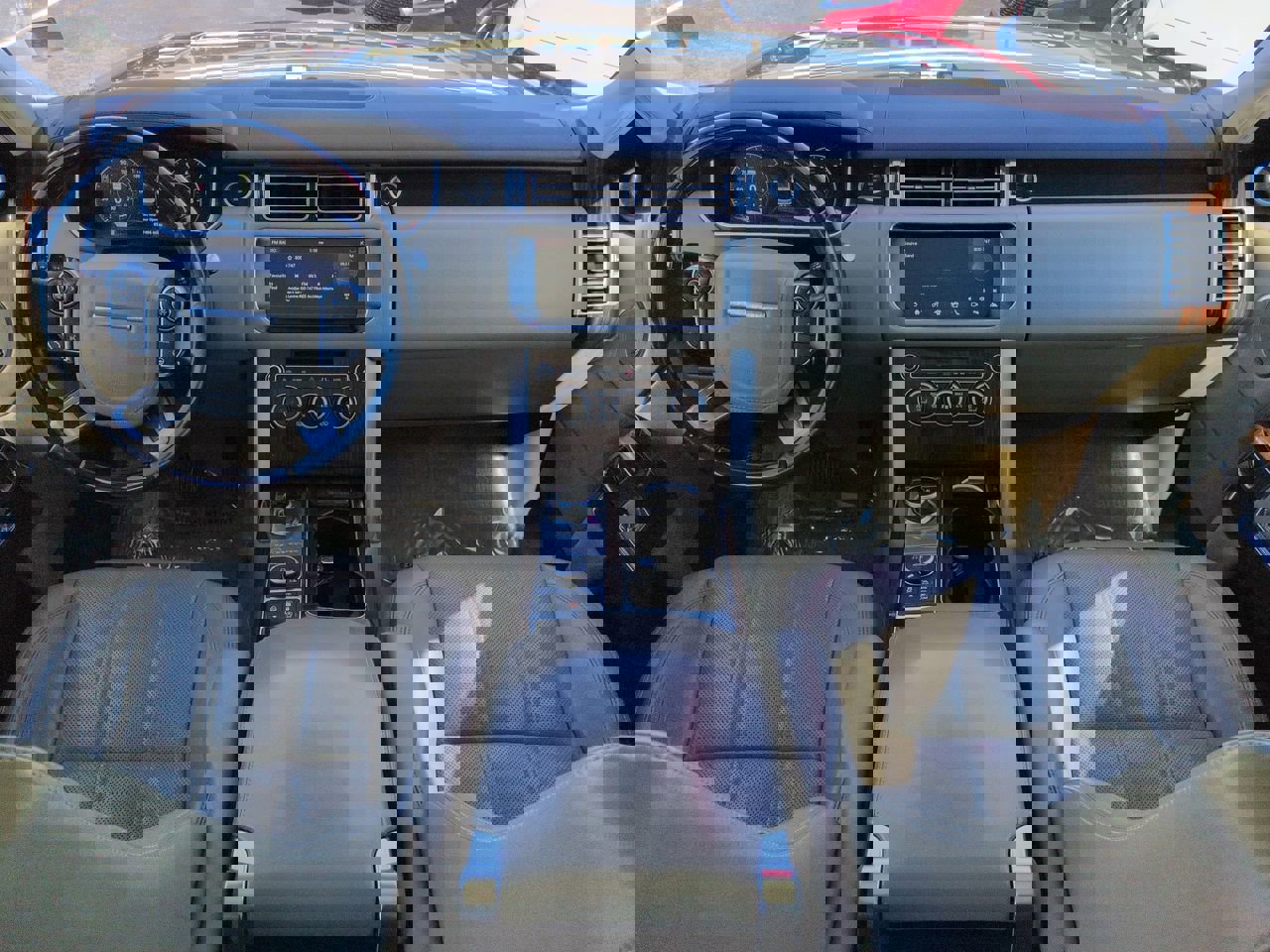 Used 2017 Land Rover Range Rover HSE image 14