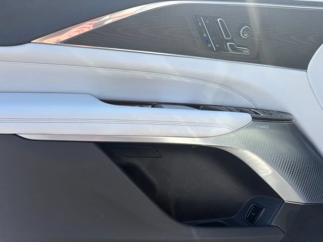 Certified 2024 Cadillac Lyriq Luxury AWD/4WD image 29