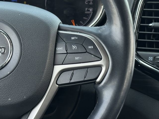 Used 2021 Jeep Grand Cherokee Laredo X RWD image 14