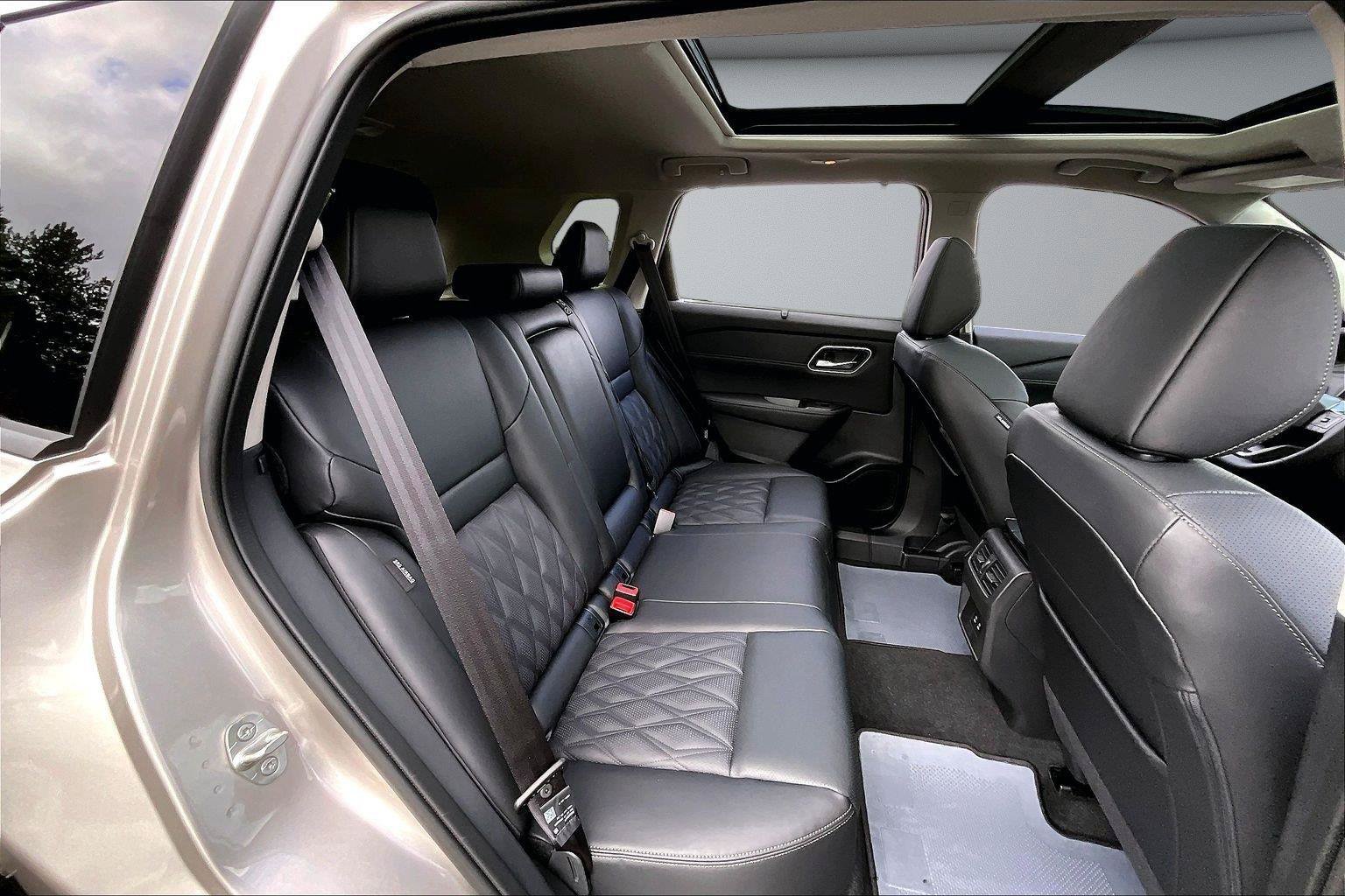 New 2026 Nissan Rogue Platinum AWD/4WD image 11