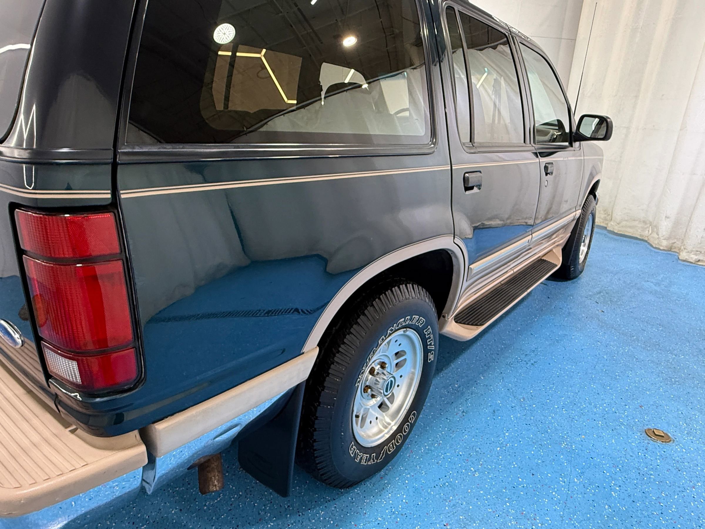 Used 1994 Ford Explorer 4WD 4-Door image 16