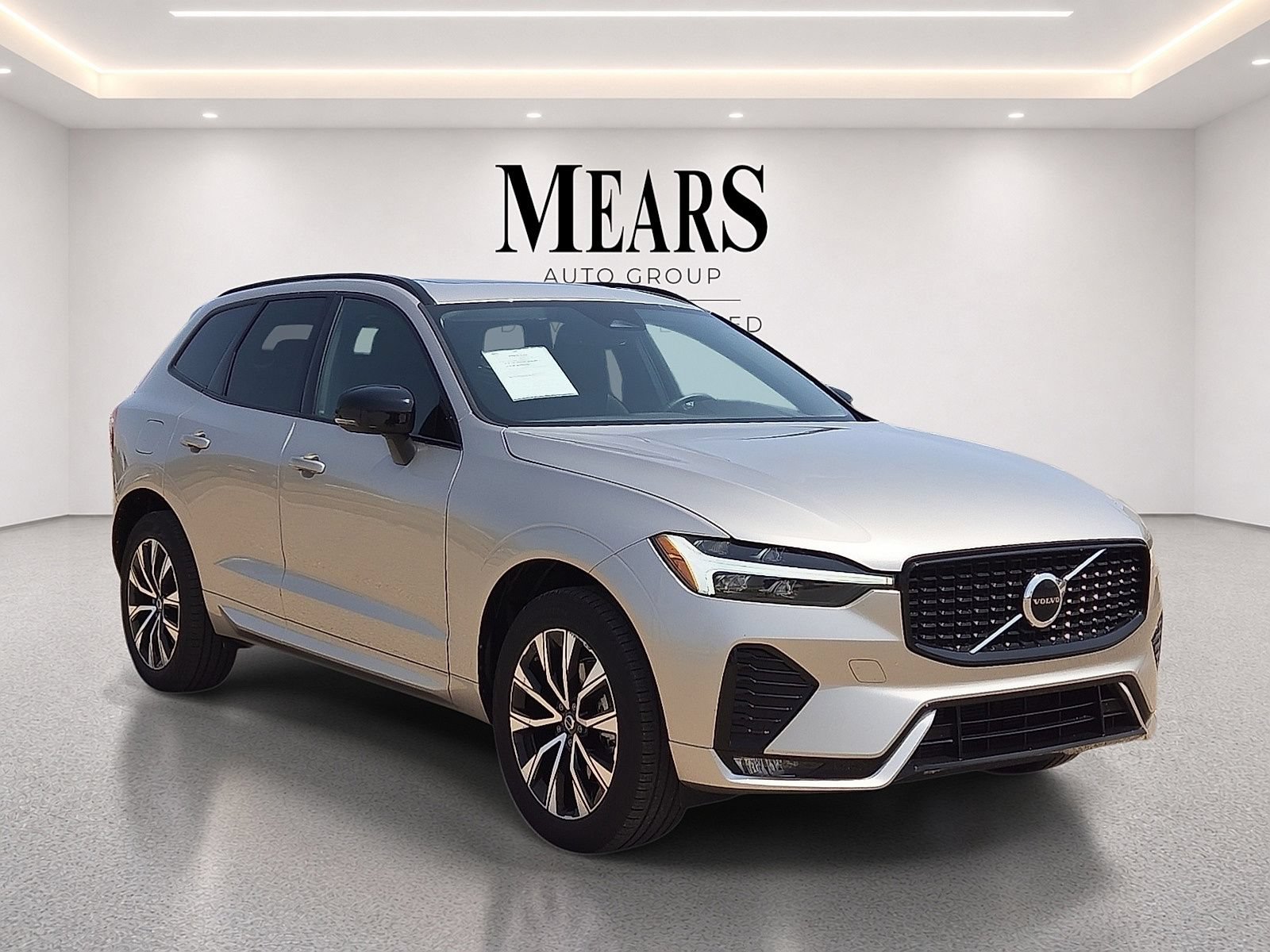Certified 2024 Volvo XC60 B5 Core AWD/4WD image 8
