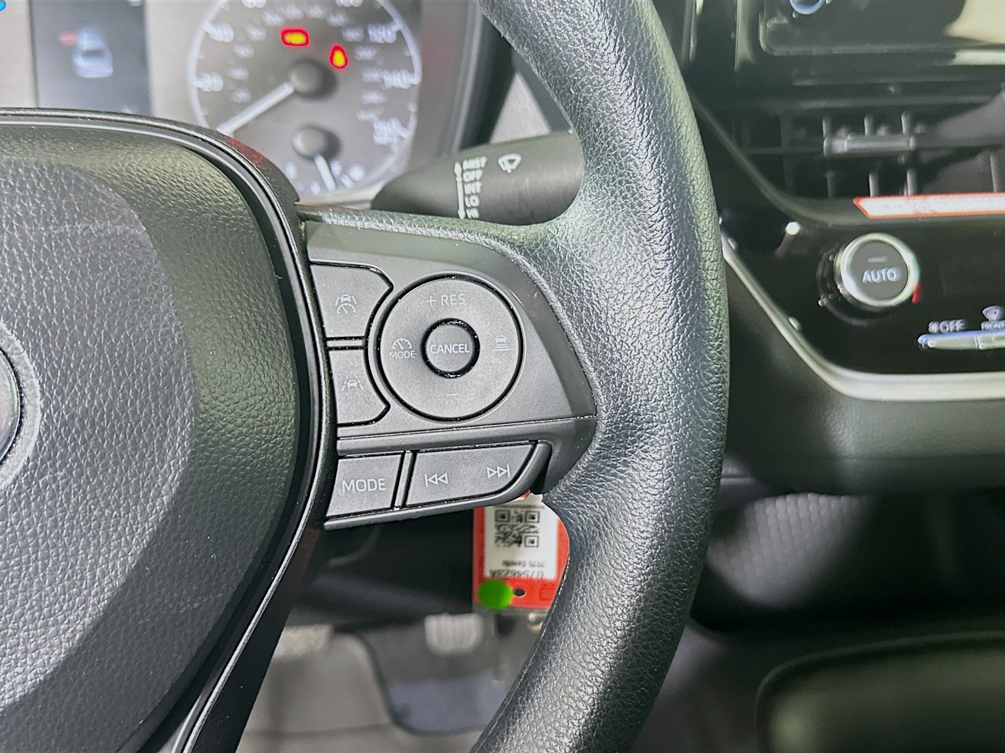 Used 2025 Toyota Corolla LE FWD image 17