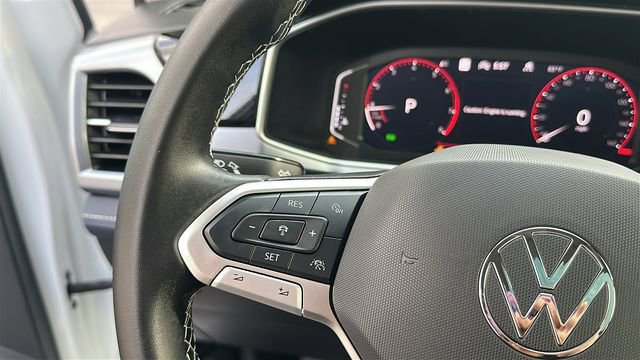 Used 2025 Volkswagen Taos SEL image 17