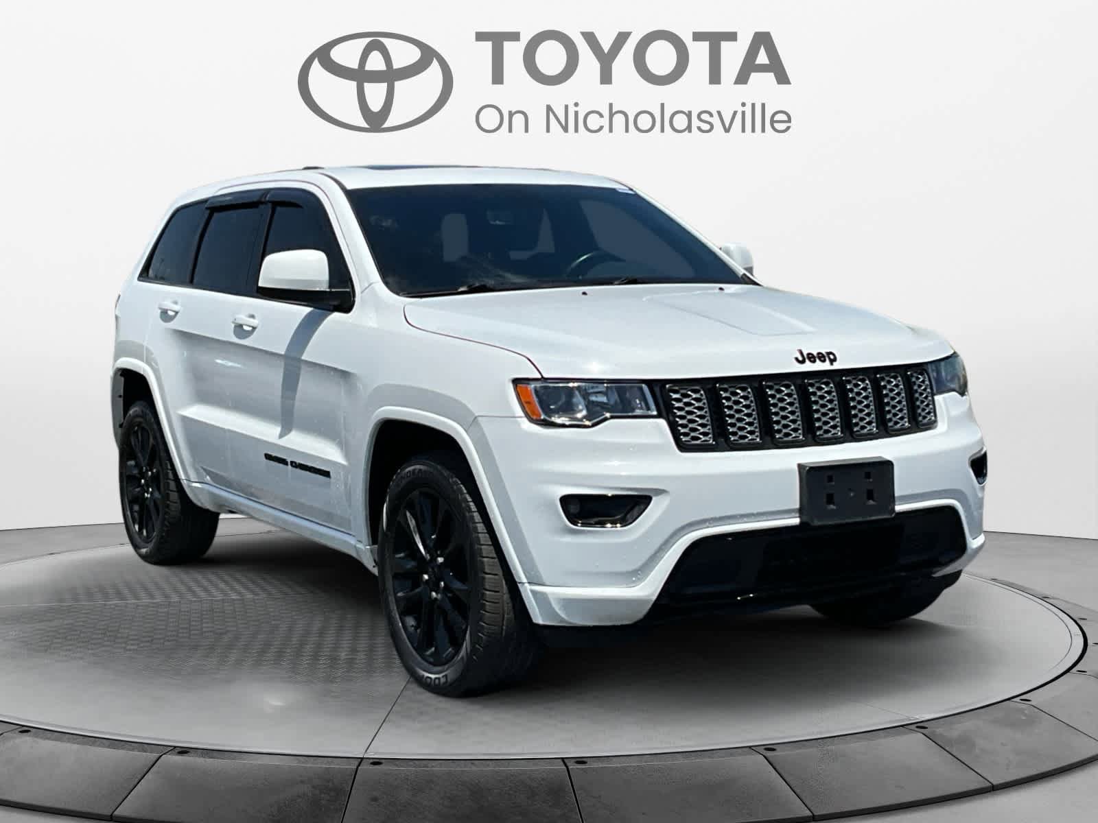 Used 2020 Jeep Grand Cherokee Altitude AWD/4WD image 8