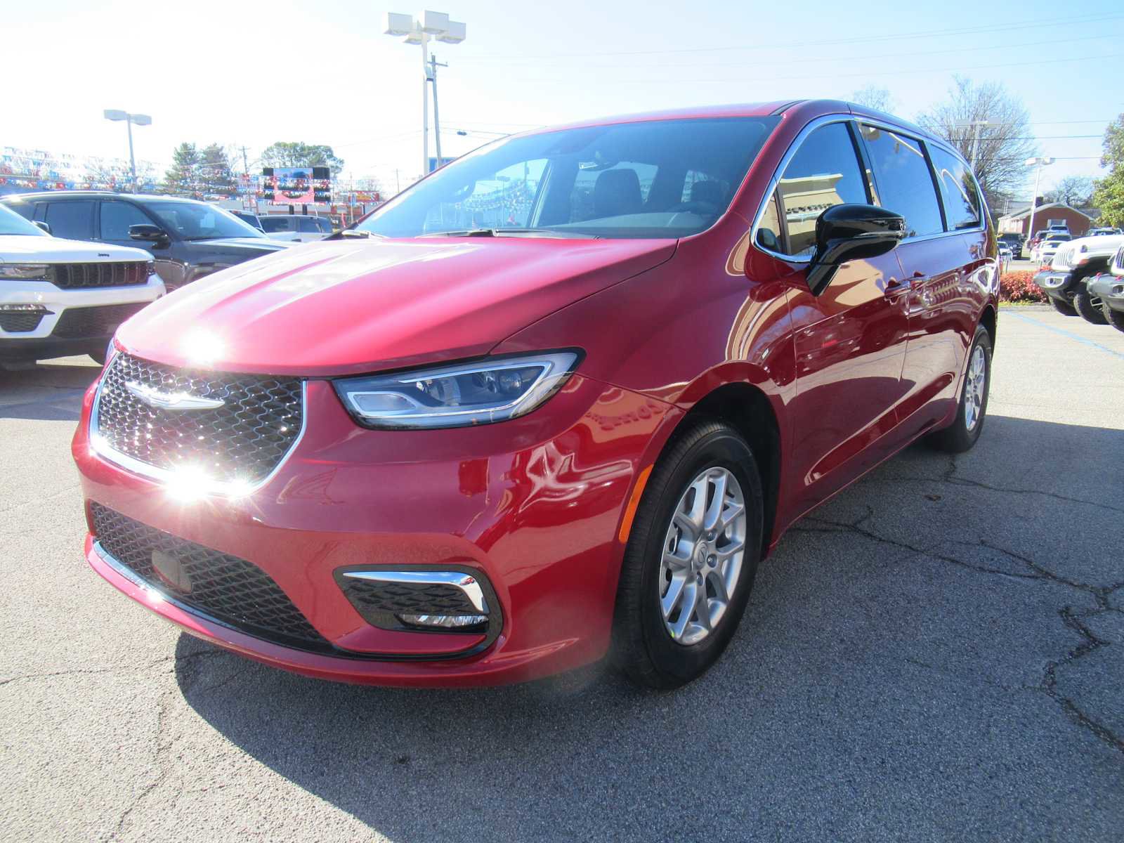 New 2026 Chrysler Pacifica Select