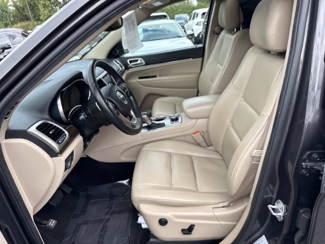 Used 2017 Jeep Grand Cherokee Limited AWD/4WD image 14