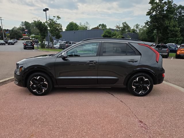 Used 2024 Kia Niro Wind w/ Wind Preserve Package FWD image 2