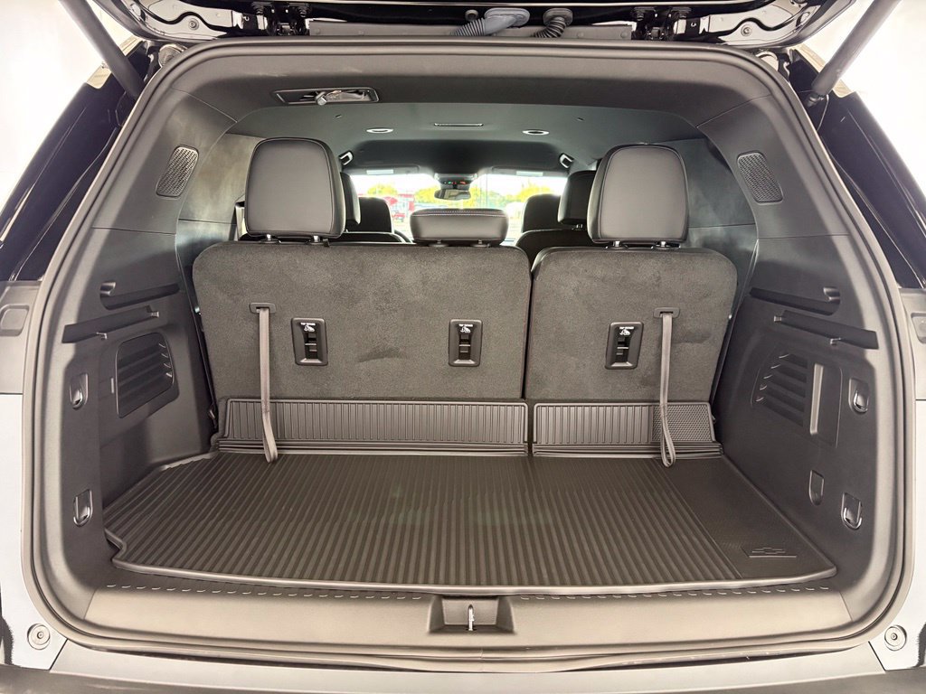 New 2027 Chevrolet Traverse LT FWD image 36
