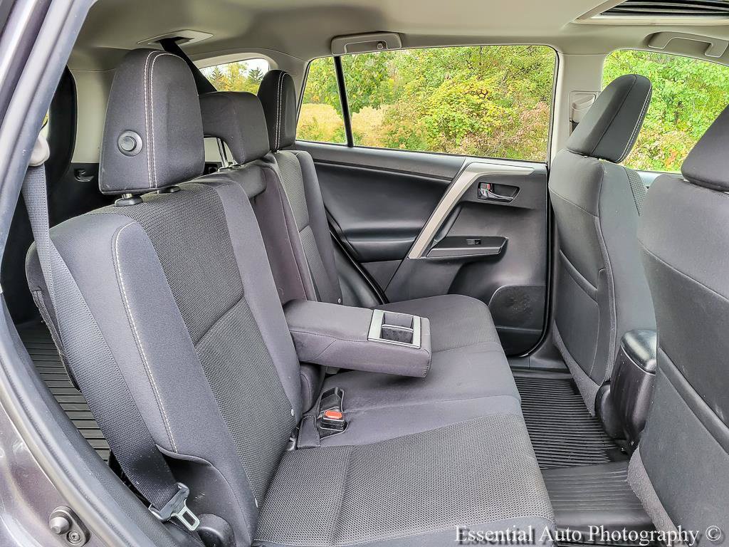 Used 2018 Toyota RAV4 XLE AWD/4WD image 29