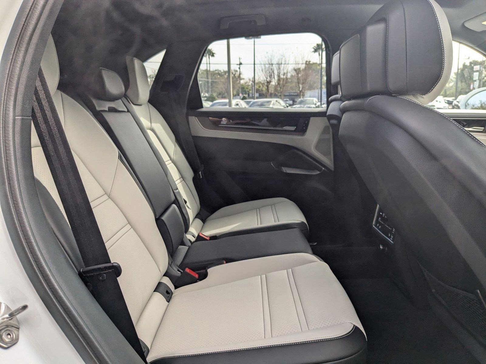 Certified 2025 Porsche Cayenne image 22