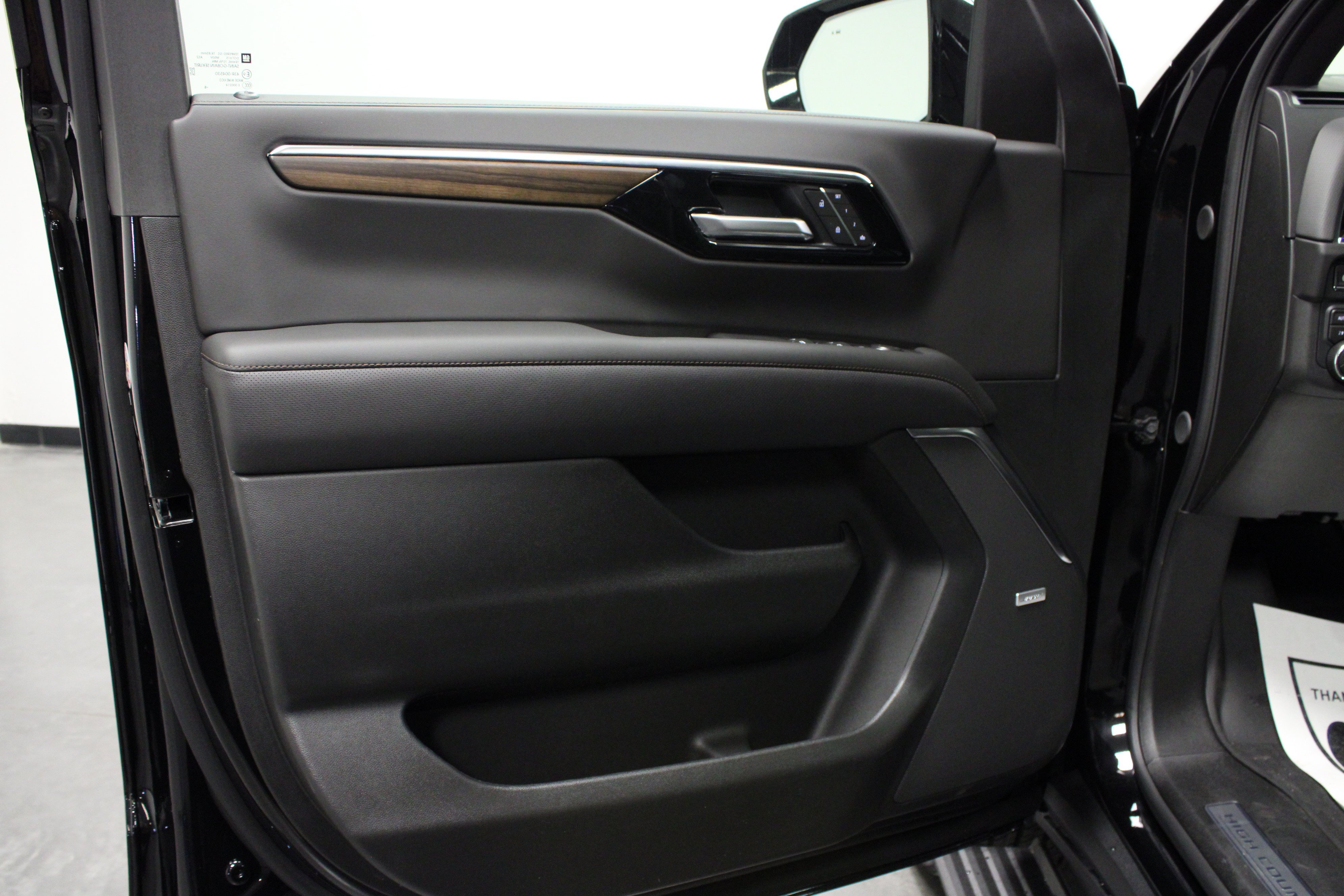 New 2026 Chevrolet Tahoe High Country AWD/4WD image 11