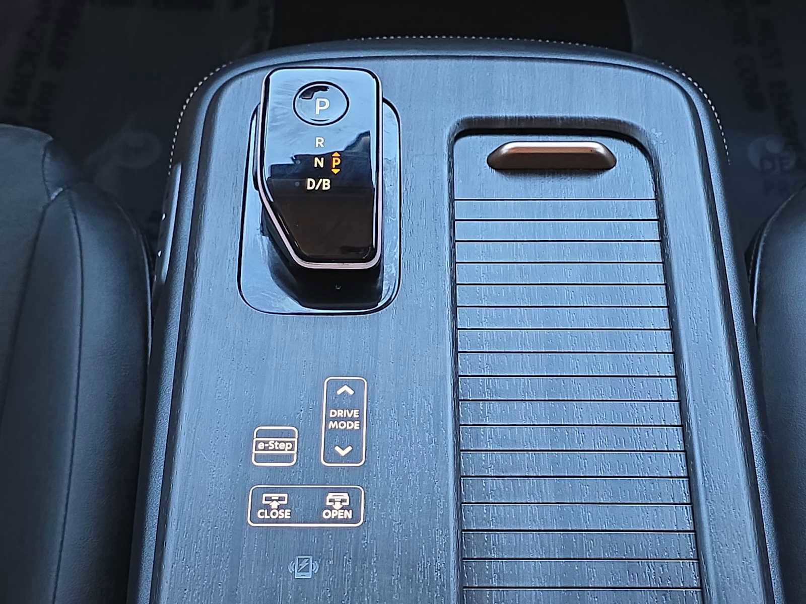 Used 2023 Nissan Ariya AWD image 20