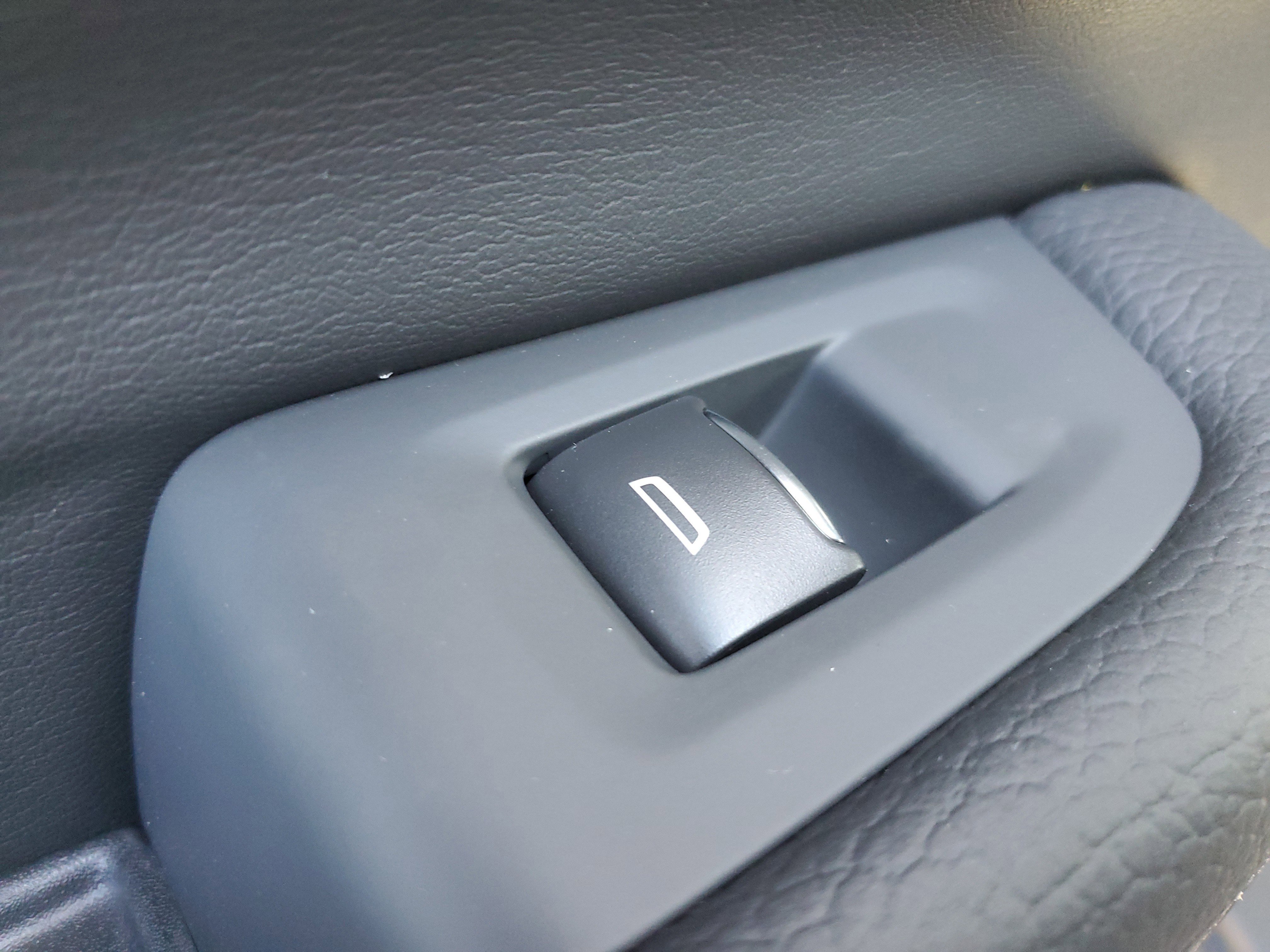 New 2026 GMC Yukon Denali w/ Sun & Power Step Package image 13